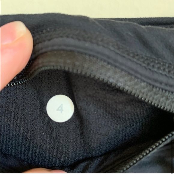 Lululemon Run Time Shorts II in Black 4 - Picture 3 of 7